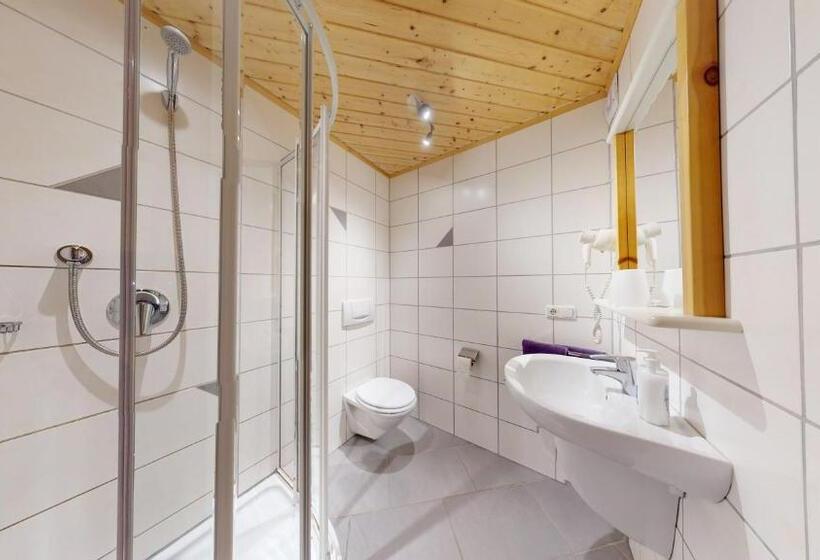 شقة غرفتين نوم مزودة بشُرفة, Chalet Tirol Waidring