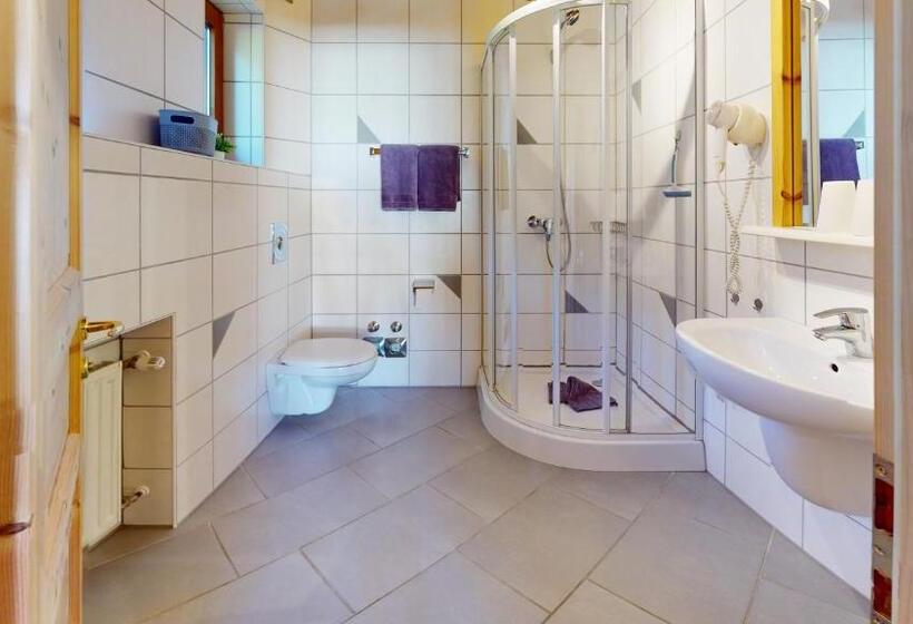 شقة غرفتين نوم مزودة بشُرفة, Chalet Tirol Waidring