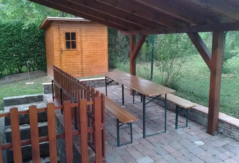 Talo 1 Makuuhuone, Cseresznyevirág Vendégházak