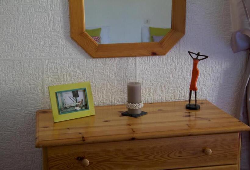 Apartamento 1 Dormitório com Vistas, Maison Perron Cir  Vda Lathuile N0062