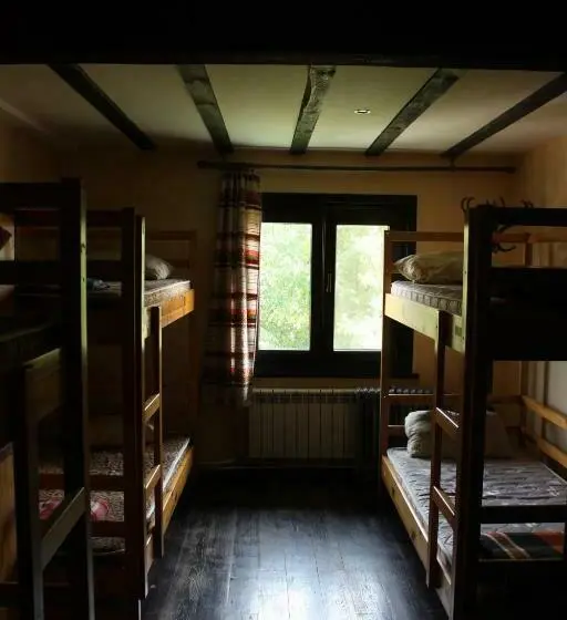 تختخواب در اتاق مشترک, Hikers Hostel