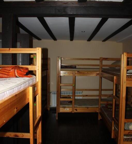 تختخواب در اتاق مشترک, Hikers Hostel