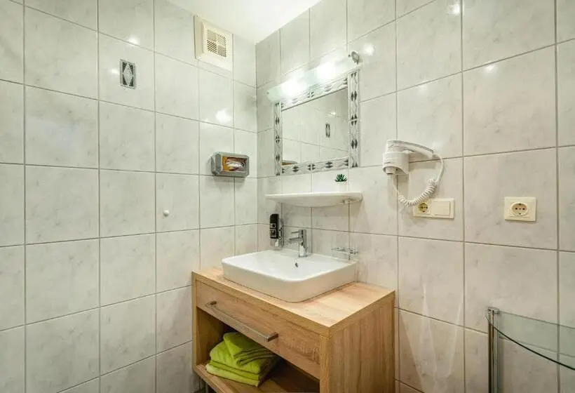 Standard-huone Terassi, Aparthotel Hummerau