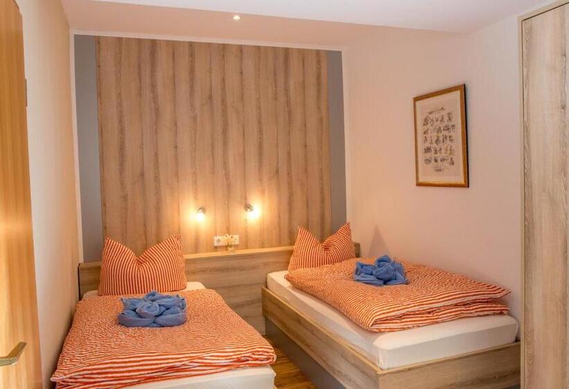 اتاق خانوادگی, Pension Peterhof