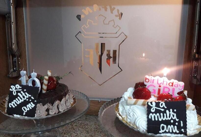 标准间带阳台, Pensiunea Kyfana Zarnesti