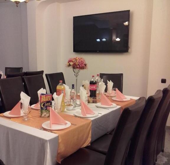 家庭间, Pensiunea Kyfana Zarnesti