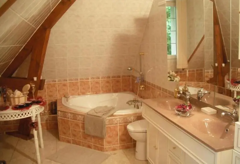 اتاق استاندارد چهار تخته, Les Chambres Du Lac