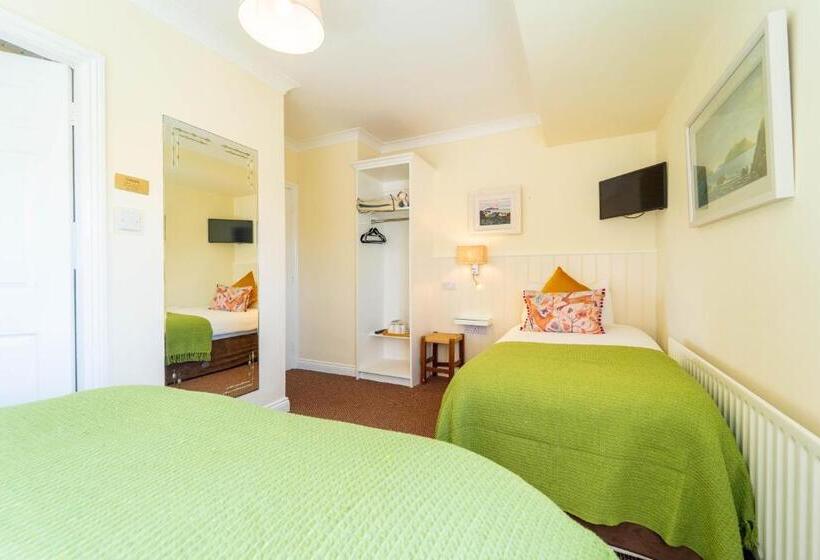 غرفة قياسية ثلاثية, Ashe S Accommodation