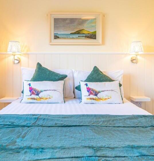 غرفة قياسية ثلاثية, Ashe S Accommodation