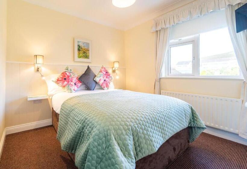 غرفة قياسية ثلاثية, Ashe S Accommodation