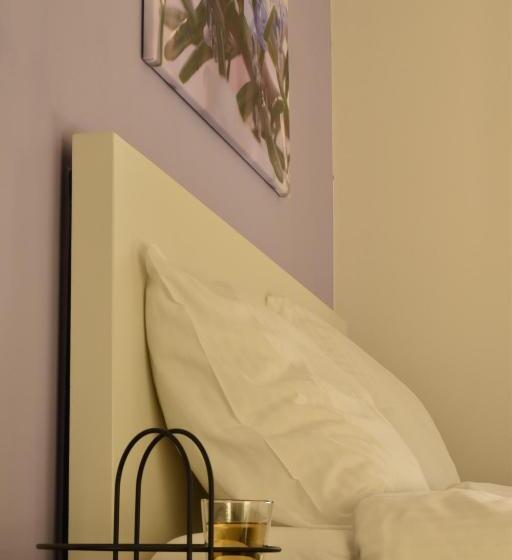 اتاق استاندارد با چشمانداز باغ, De Stadswal