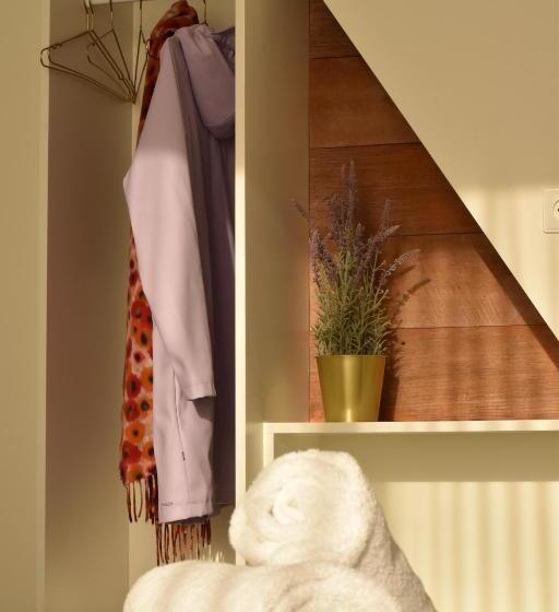 اتاق استاندارد با چشمانداز باغ, De Stadswal