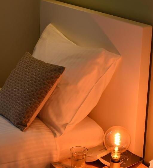 اتاق استاندارد سه نفره, De Stadswal