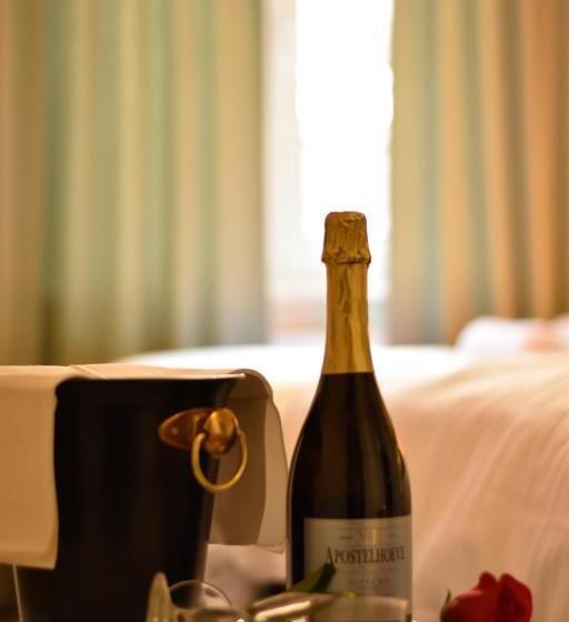 اتاق استاندارد سه نفره, De Stadswal