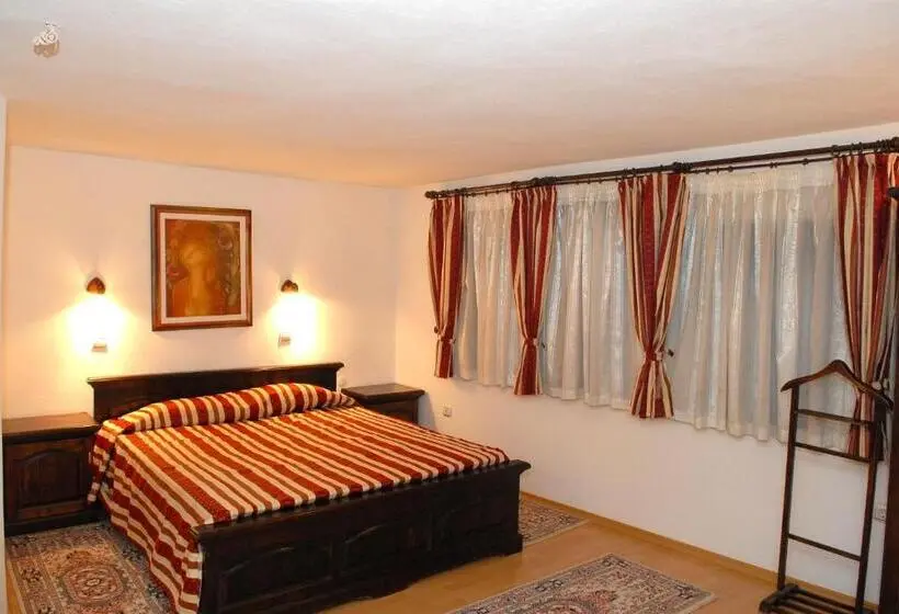 Suite Deluxe, Bolyarka