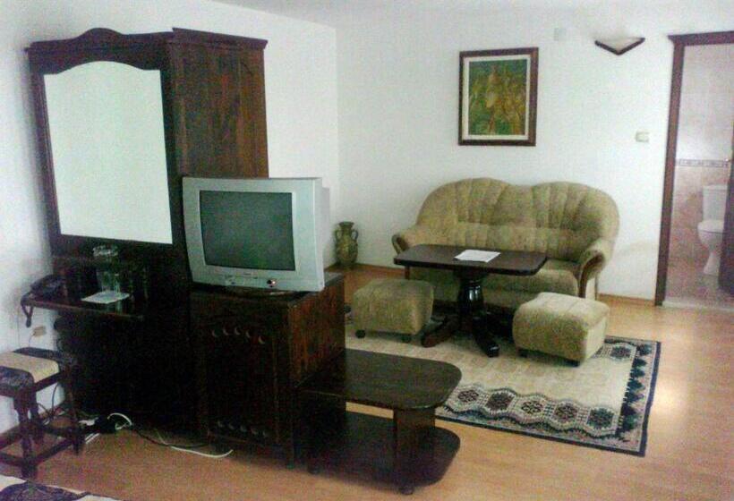 Номер Стандарт Трехместный, Bolyarka