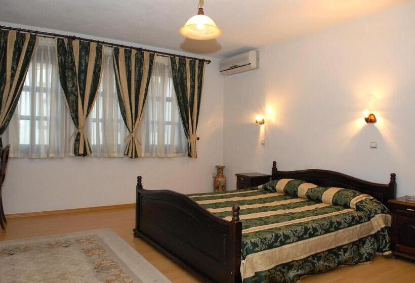 Люкс Повышенной Комфортности, Bolyarka