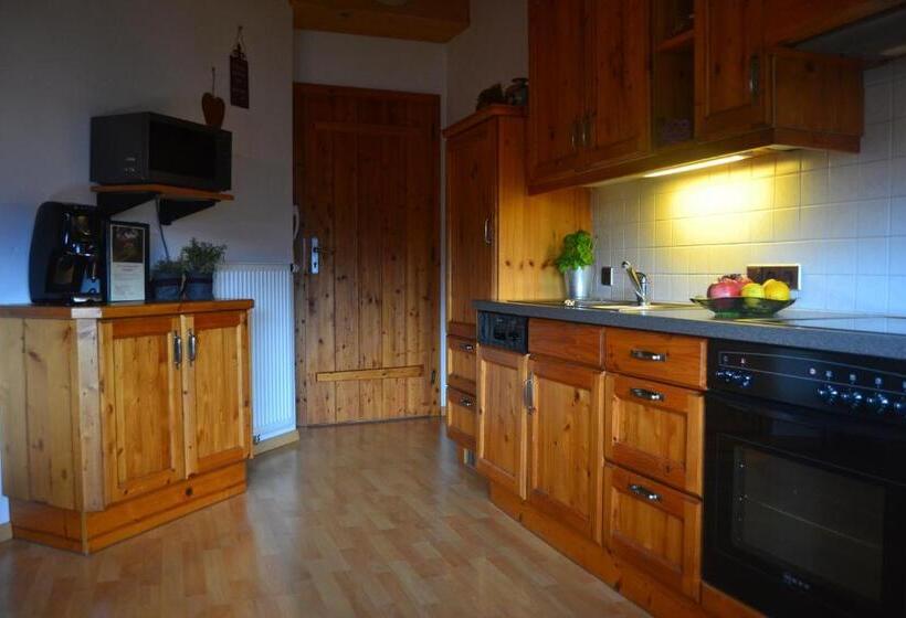 2ベッドルームアパートメント, Fesengut