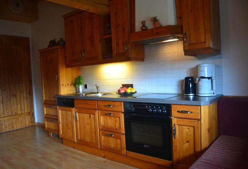 2ベッドルームアパートメント, Fesengut