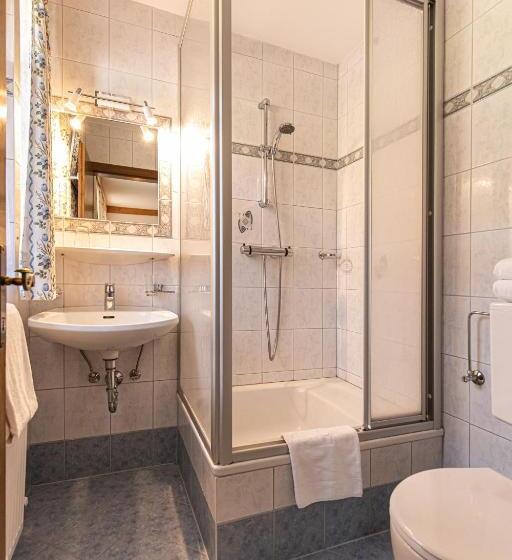 バルコニー付きスタンダードルーム, Haus Farmer