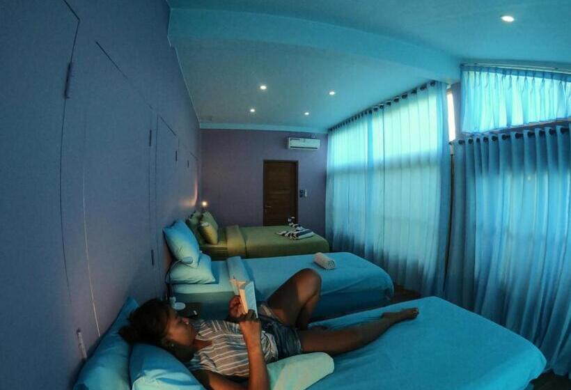 חדר משפחתי נוף לגינה, Blue Coco