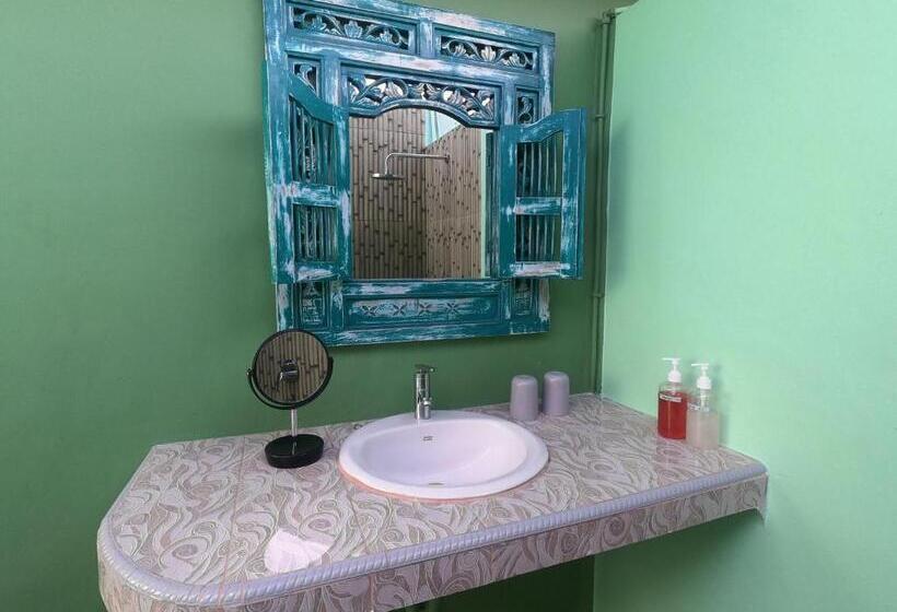 חדר משפחתי נוף לגינה, Blue Coco