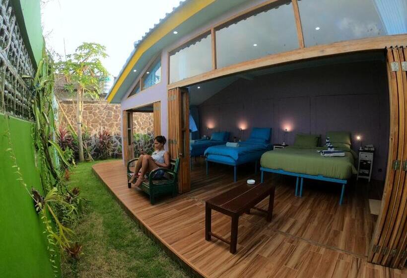 חדר משפחתי נוף לגינה, Blue Coco