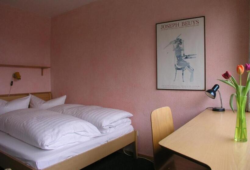 기본룸, Humboldt Haus