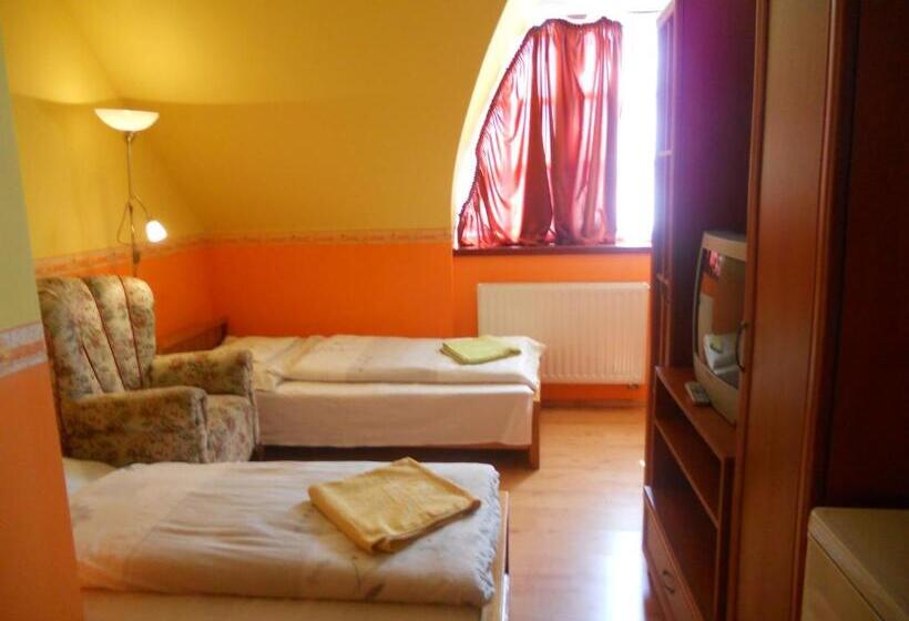 Номер Стандарт, Kertvárosi Vendégház