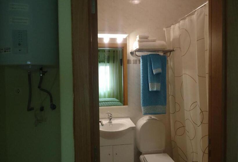 이코노미 룸, Quarto