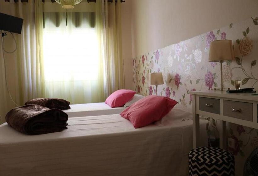 이코노미 룸, Quarto