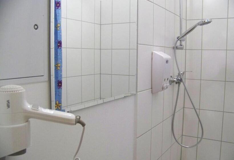 اتاق راحتی, Amadeus Central