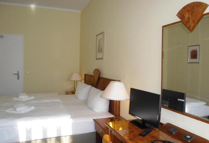 اتاق راحتی, Amadeus Central