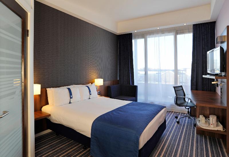 חדר סטנדרט מותאם לאדם עם מוגבלויות, Belvilla Crewe City Centre Lifestyle