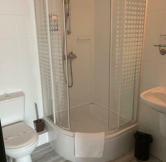 اتاق استاندارد یک نفره, Blick