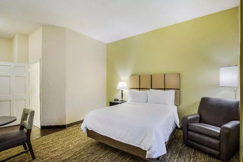 キングサイドベッドのスタンダードワンルーム, Candlewood Suites Virginia Beach Town Center, An Ihg