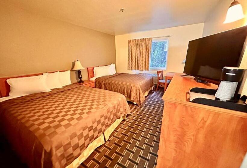 Номер Стандарт 2 Двуспальные Кровати, Fairbridge Inn & Suites Kellogg