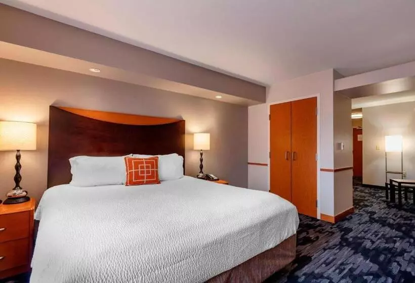 キングサイズベッドのスイートルーム, Fairfield Inn & Suites Columbus