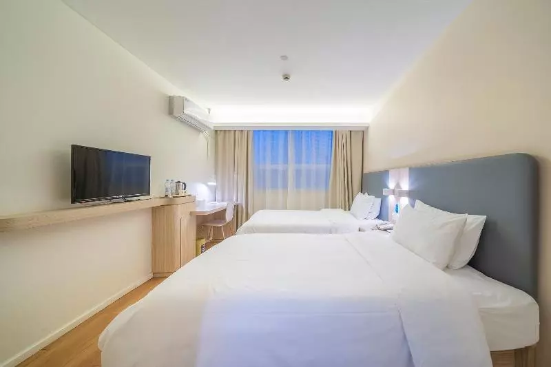 اتاق استاندارد برای معلولان, Holiday Inn Express Hotel & Suites Savannah Midtown, An Ihg