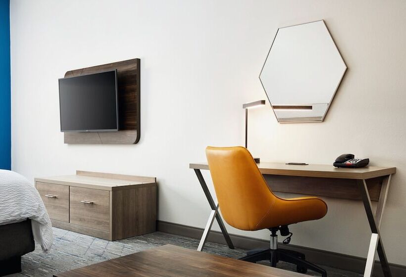 جناح, Holiday Inn Express & Suites Bridgeport, An Ihg