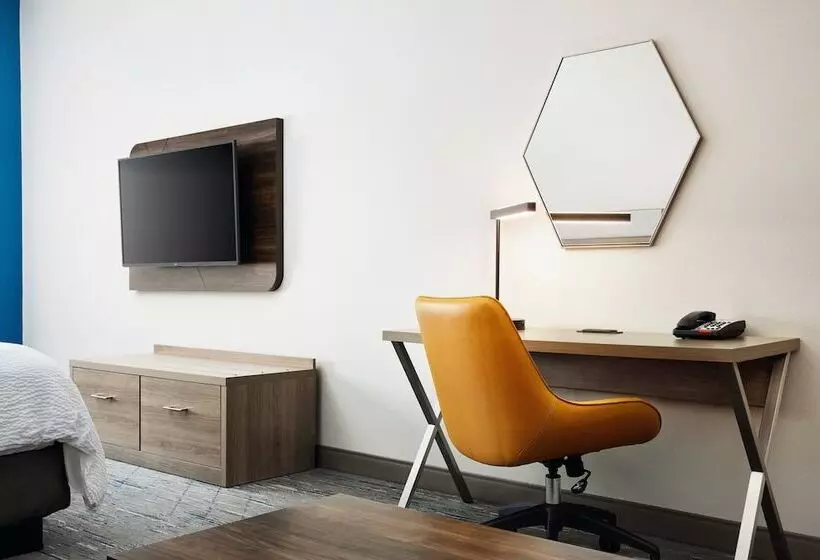 スイート, Holiday Inn Express & Suites Bridgeport, An Ihg