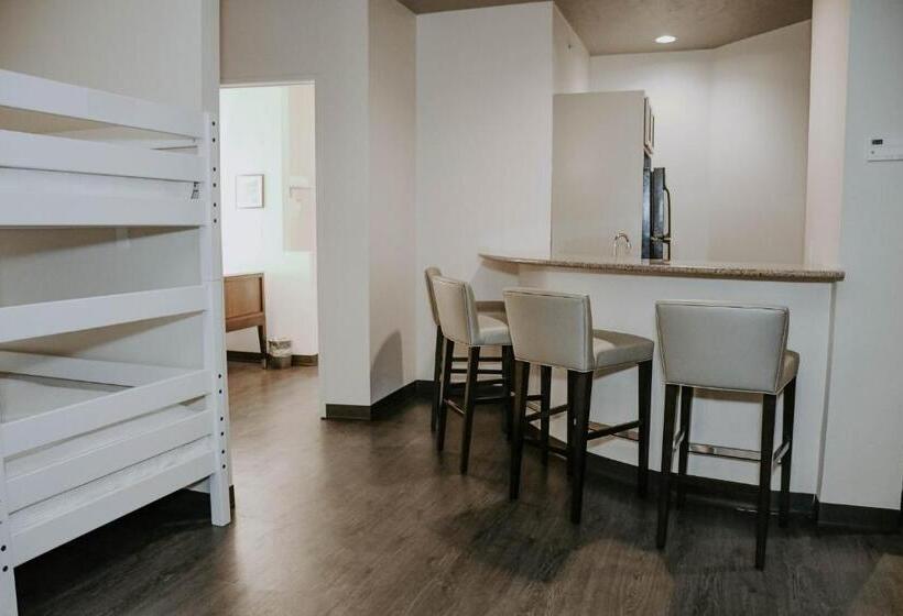 スイート, Holiday Inn Omaha Downtown   Waterpark, An Ihg