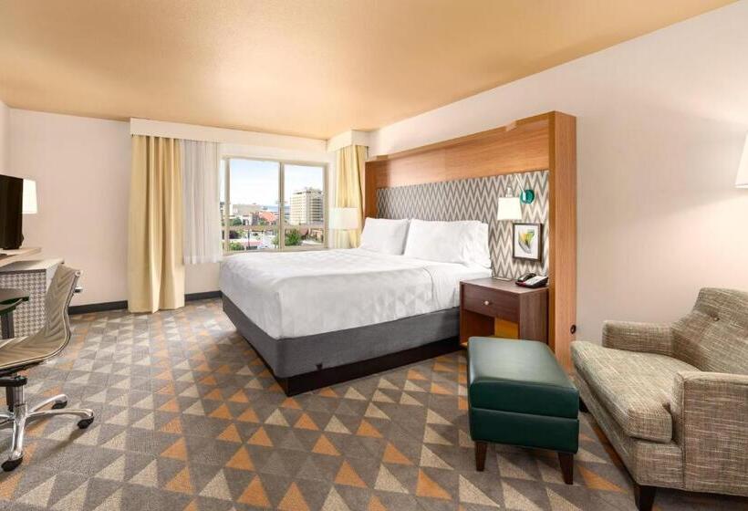 キングサイズベッドのエクゼクティブルーム, Holiday Inn Yakima, An Ihg