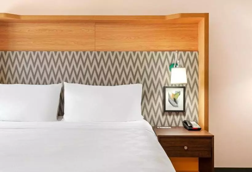 身障者適用キングサイズベッドルーム, Holiday Inn Yakima, An Ihg