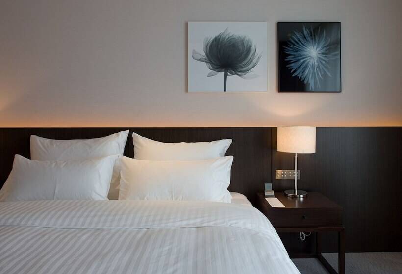 带阳台的豪华间, Le Meridien Taipei