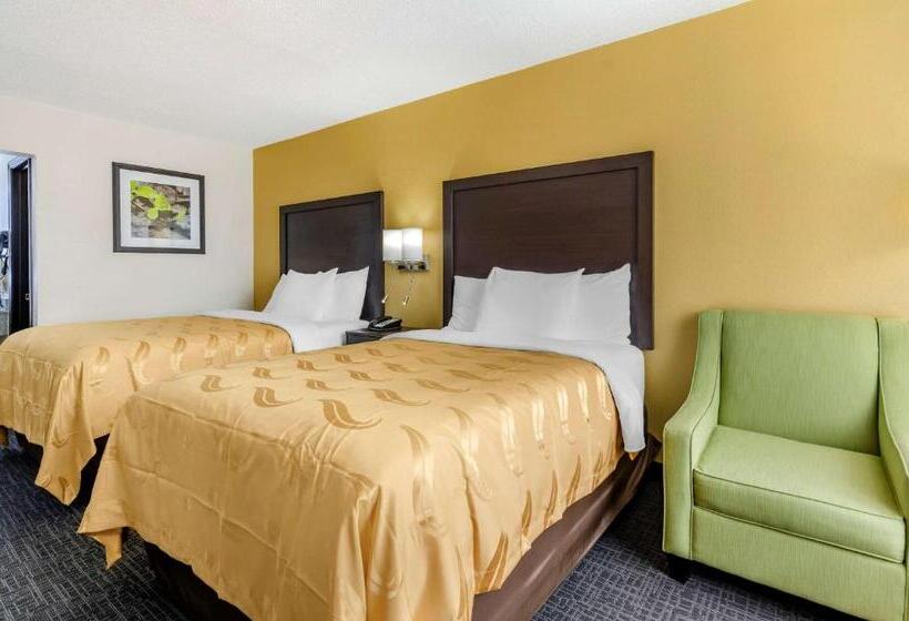 غرفه قياسيه سريرين مزدوجين, Quality Inn Verona  Staunton North