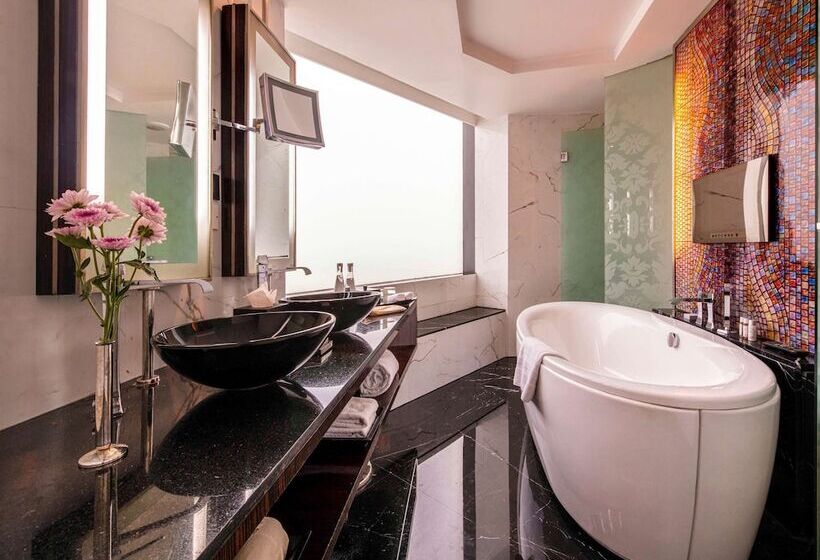 اتاق لوکس, Sofitel Mumbai BKC