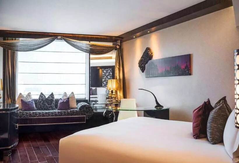 اتاق لوکس با تخت بزرگ, Sofitel Mumbai BKC