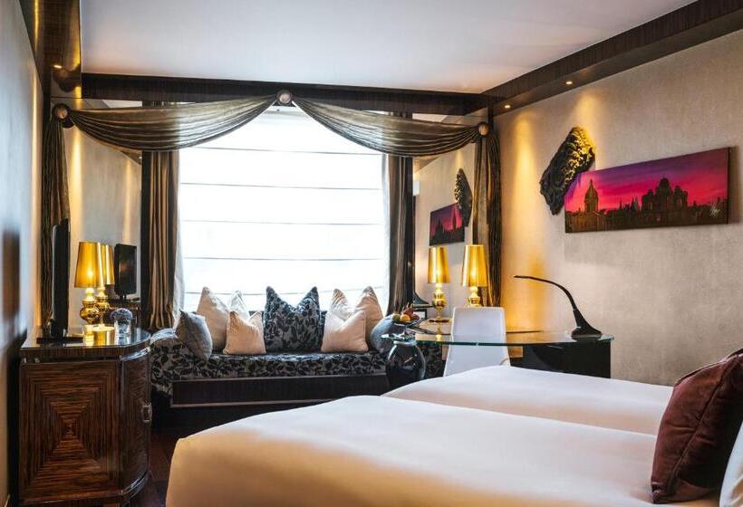 اتاق کلاب, Sofitel Mumbai BKC