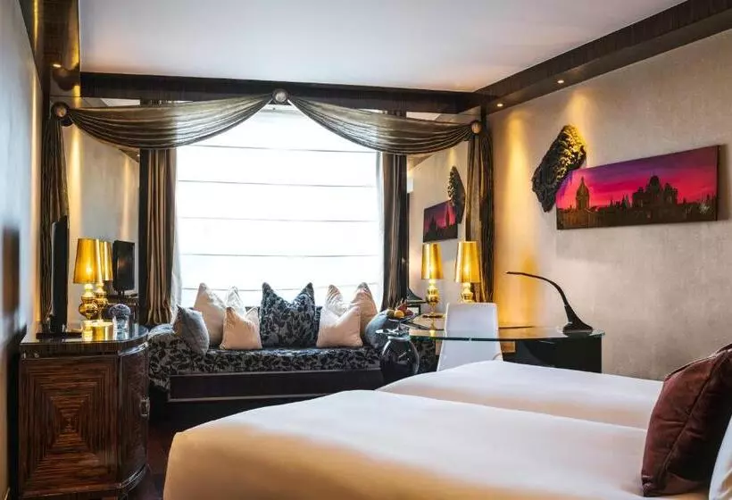 اتاق کلاب, Sofitel Mumbai BKC